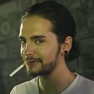 chat with ai character: tom kaulitz 2015