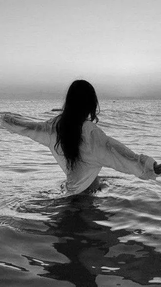 ai character: 💮Inside thoughts🌸 background