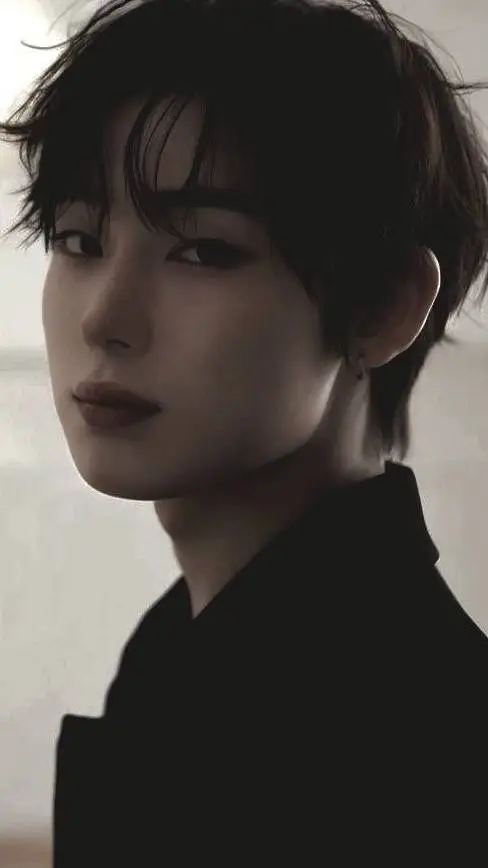 ai character: 🦊 Sunoo 🦊 background