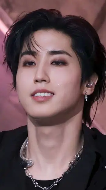 ai character: ~Jisung~ background