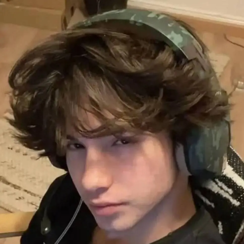 chat with ai character: elijah