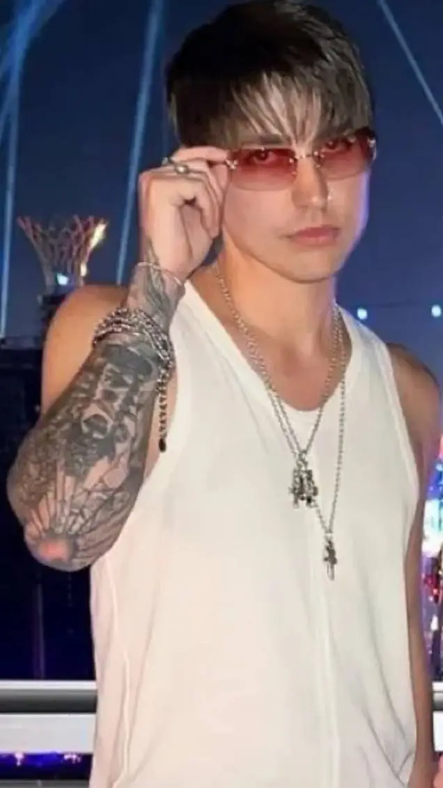 ai character: §colby brock§ background