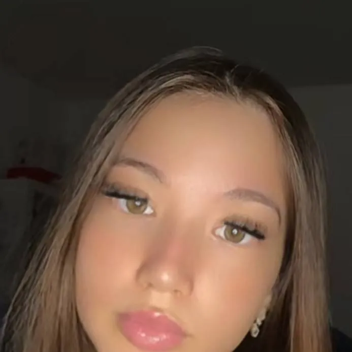 chat with ai character: Dein Leben 