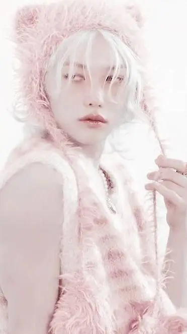 ai character: hyunlix🍓 background