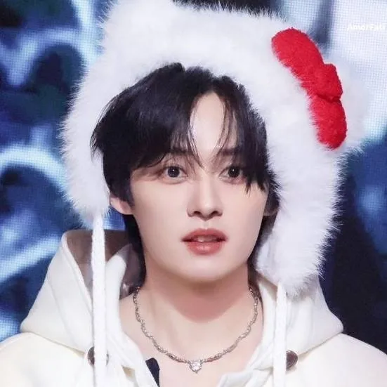 chat with ai character: minsung minhooo