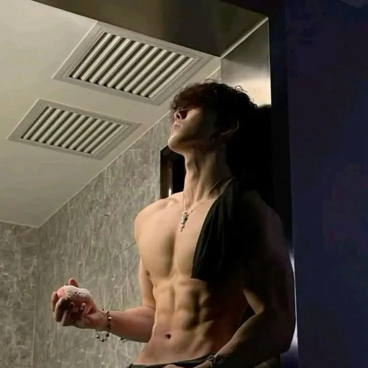 chat with ai character: Mike