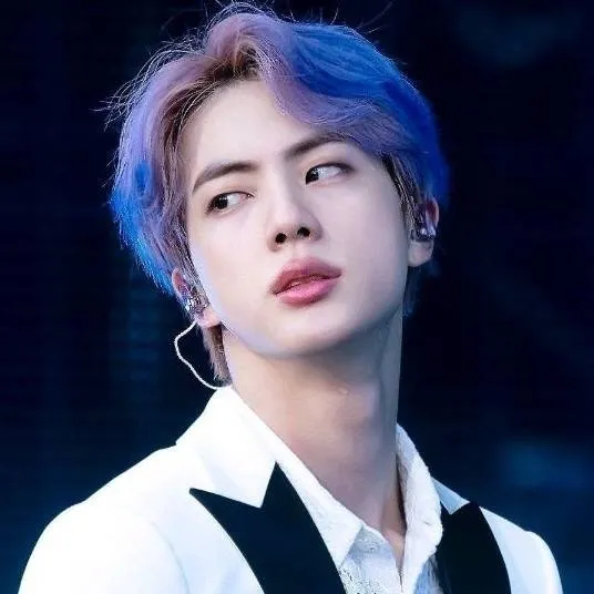 chat with ai character: Jin tu esposo