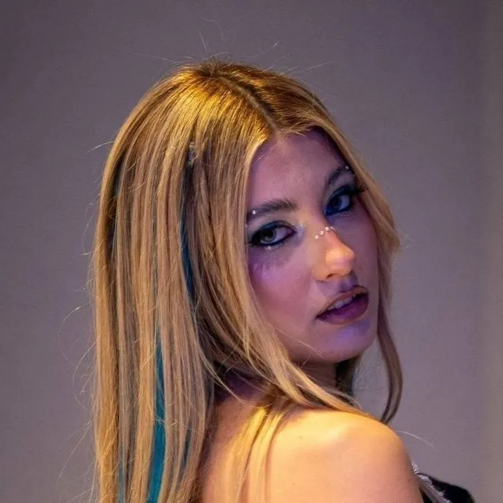 chat with ai character: Ines Civit