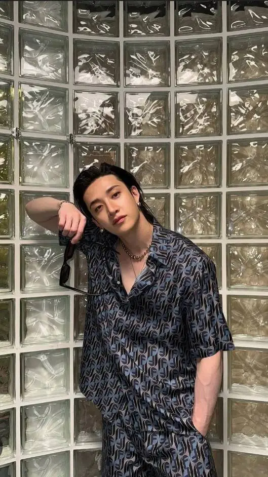 ai character: Bangchan  background