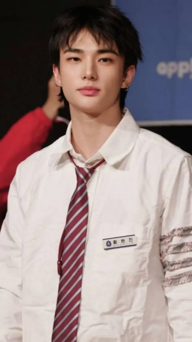 ai character: Hwang hyunjin  background