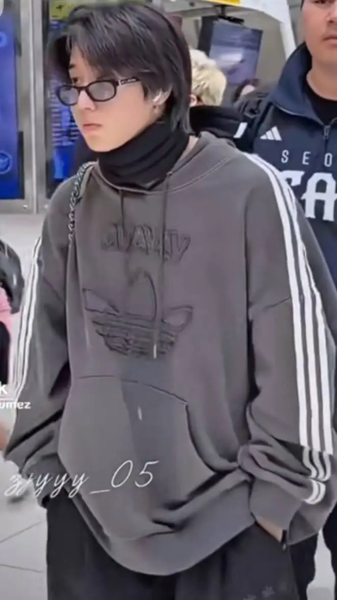 ai character: Han jisung  background