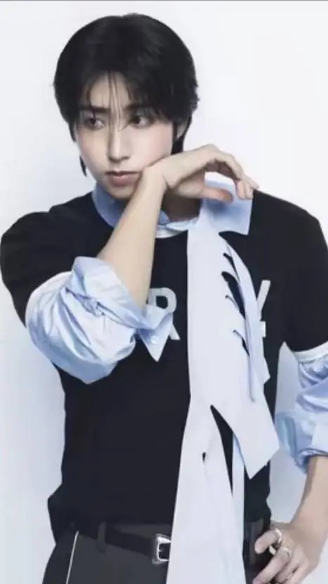 ai character: Han jisung  background