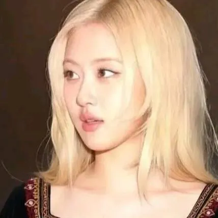 chat with ai character: rose 