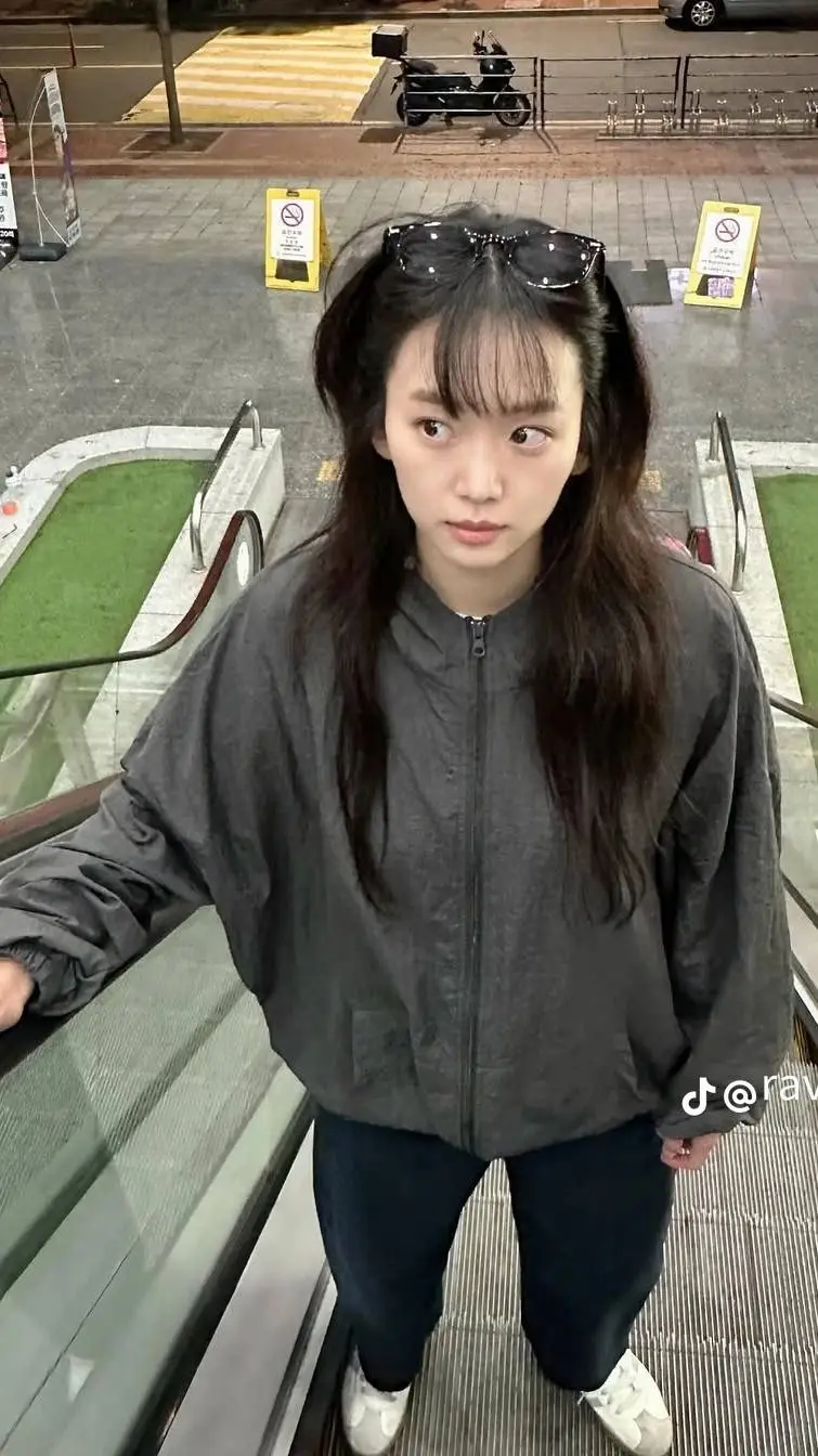 ai character: han rim background