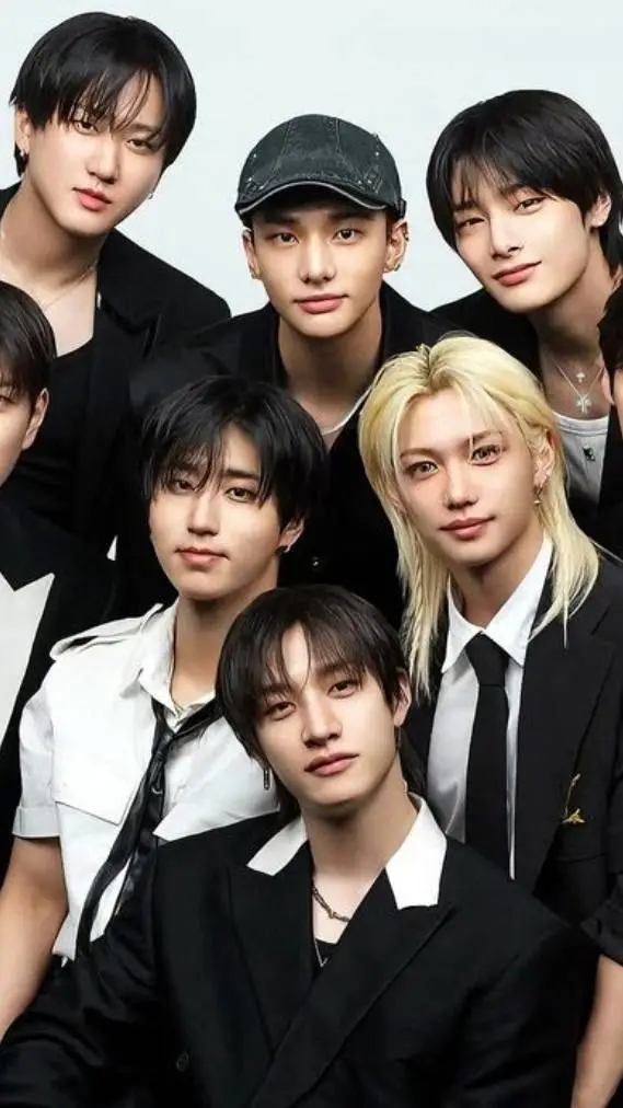 ai character: ✨skz✨ background