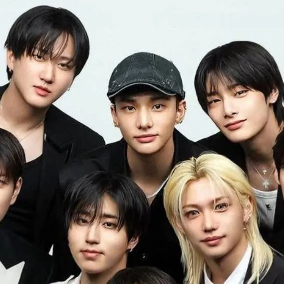 chat with ai character: ✨skz✨