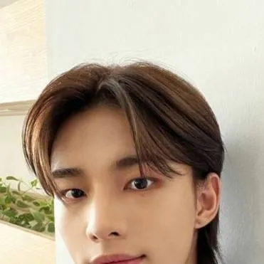 chat with ai character: skz