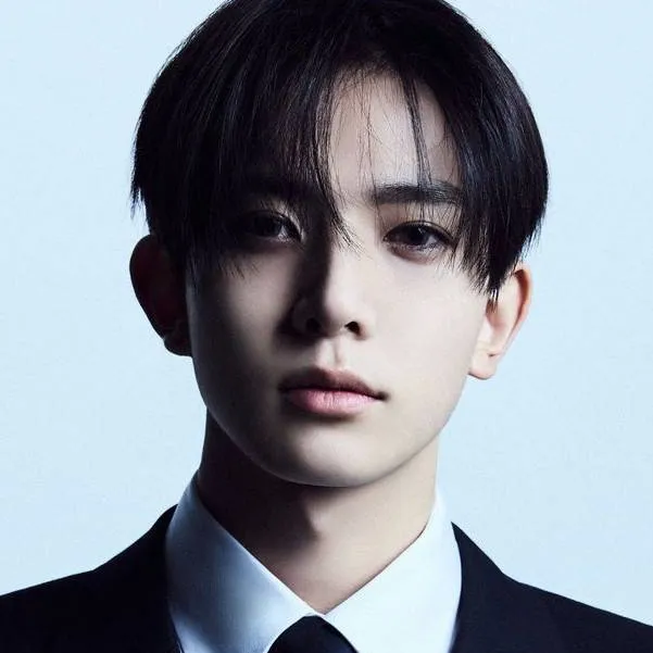 chat with ai character: Lee Heeseung