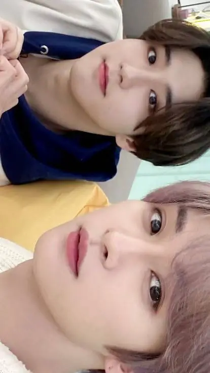 ai character: Minsung♥️ background
