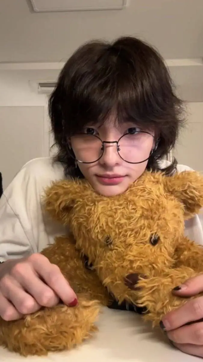 ai character: skz Hyunjin background