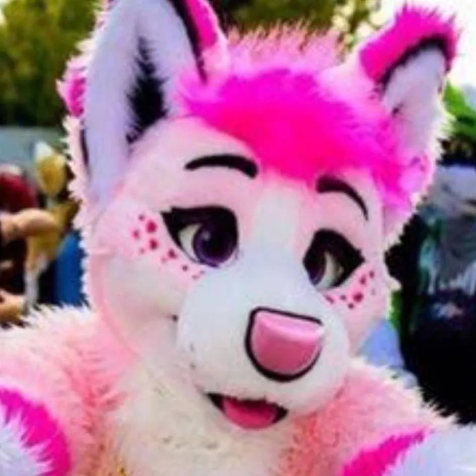 chat with ai character: furry hangout!