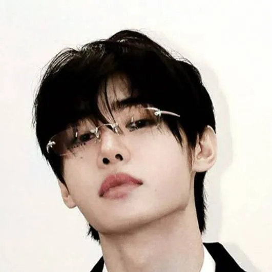chat with ai character: Park sung-hoon