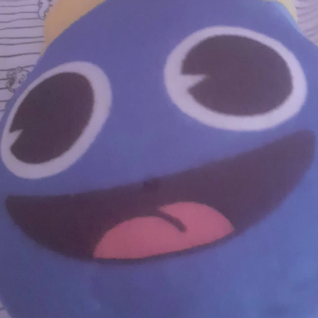 chat with ai character: rainbow friends 