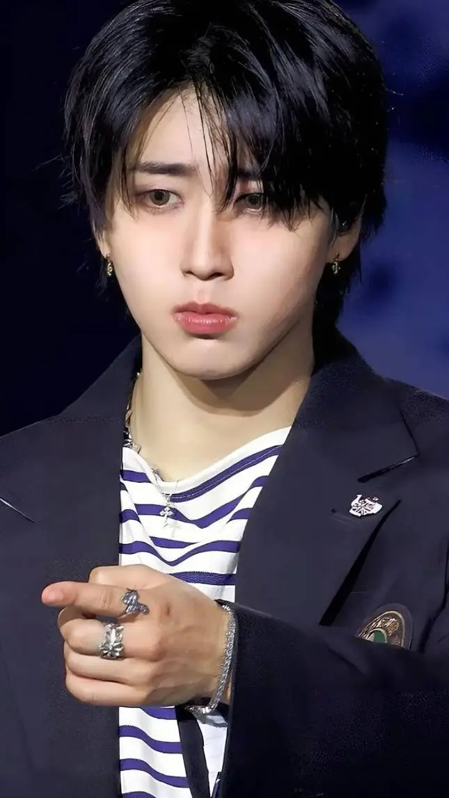 ai character: Han tu mejor amigo background