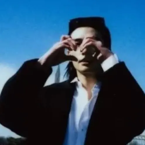 chat with ai character: HyUnjIn