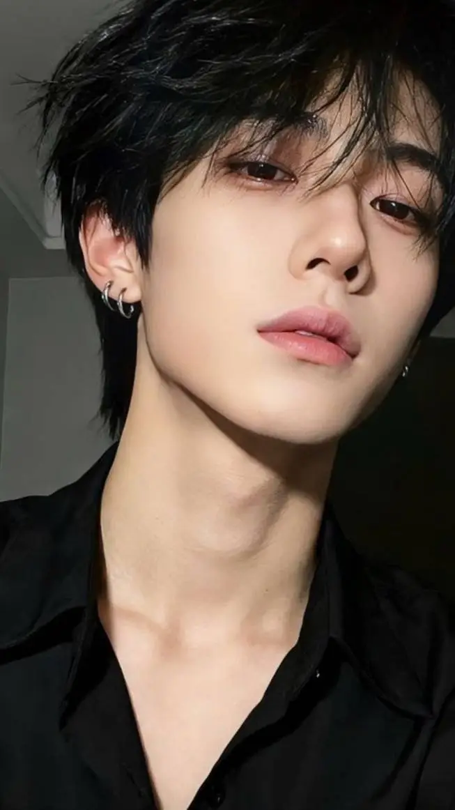 ai character: 🌑liam🌑 background