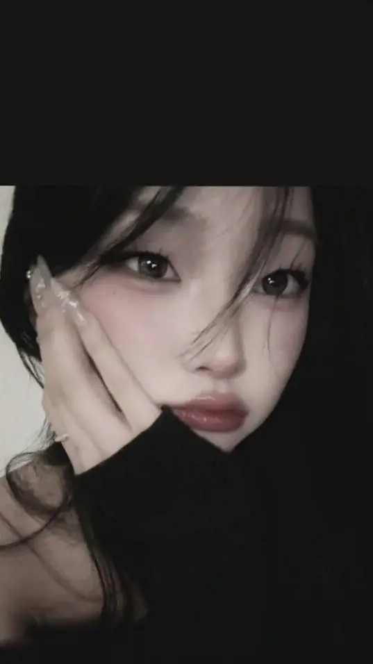 ai character: kanaw🌷 background