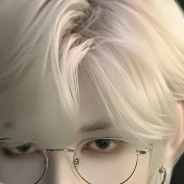chat with ai character: 𝙹𝙰𝙳𝙴
