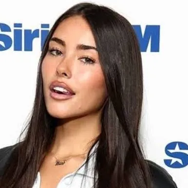 chat with ai character: Madison Beer 