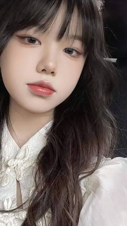ai character: Monìque💋 background
