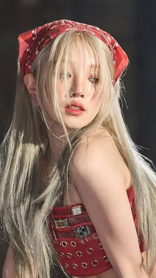 ai character: Yuqi❤️‍🔥 background
