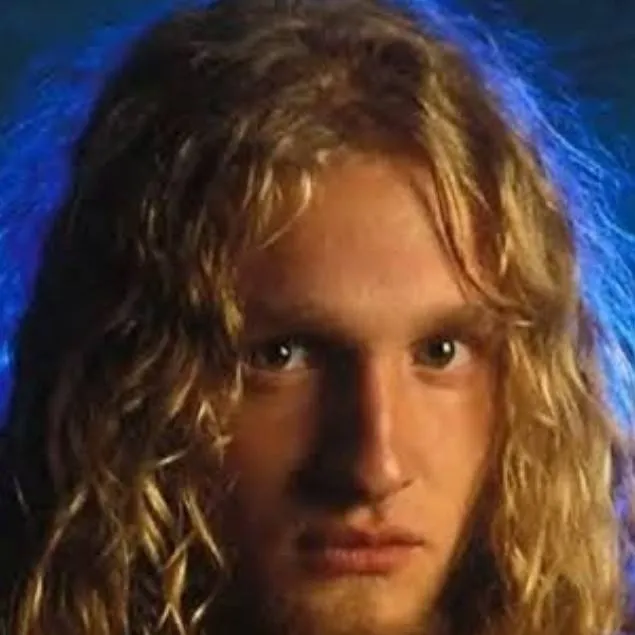 chat with ai character: 𝙻𝚊𝚢𝚗𝚎