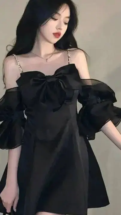 ai character: Ur boss kayla background