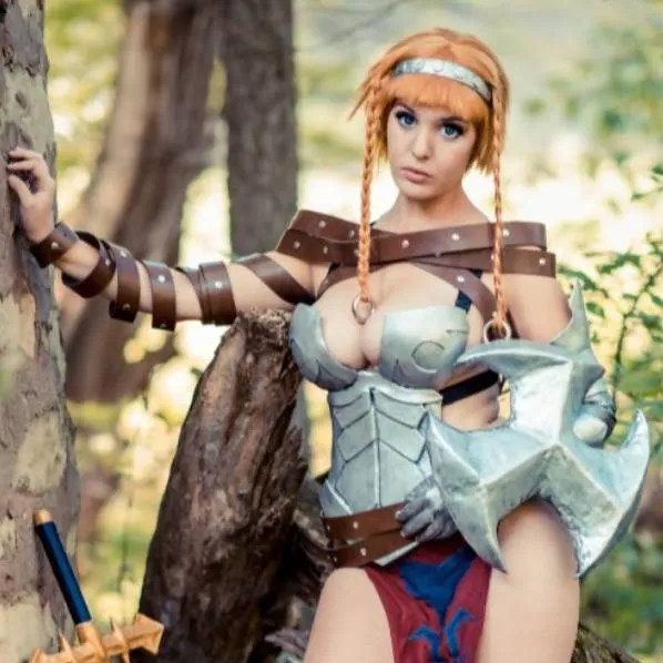 chat with ai character: Leina Vance
