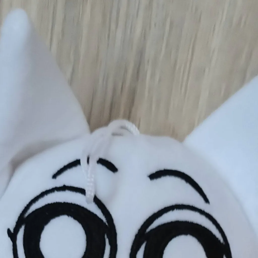 chat with ai character: wenda plushie