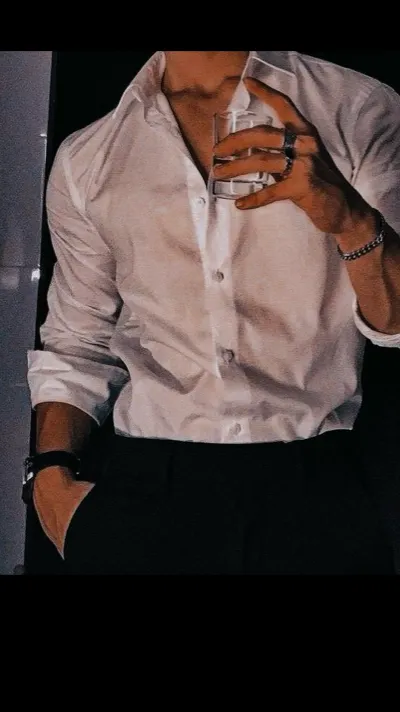 ai character: Ennemi to lover  background