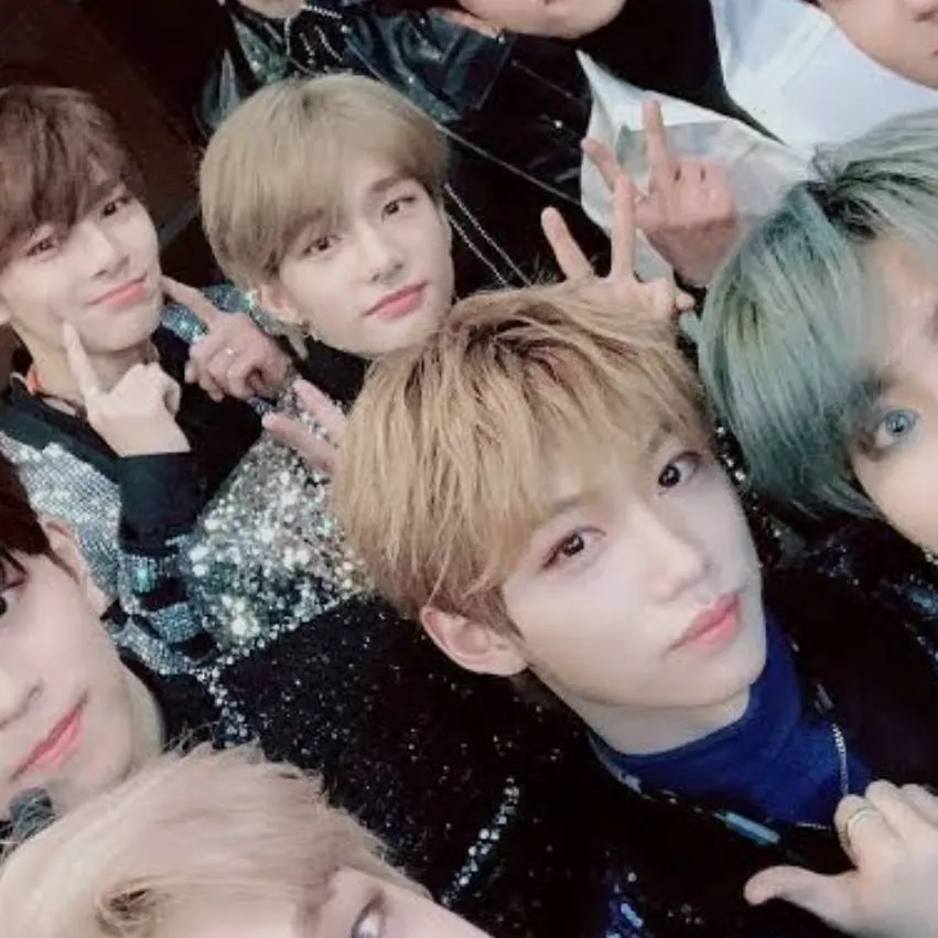 chat with ai character: skz