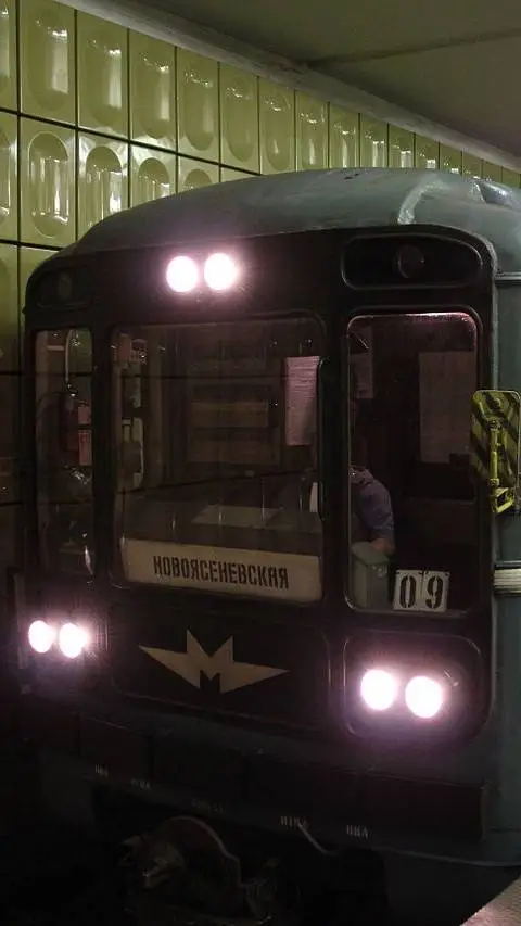 ai character: 81-717/714 background