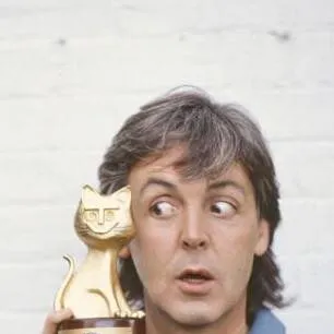 chat with ai character: Paul McCartney