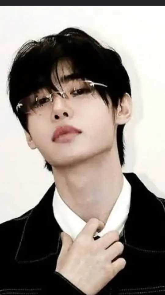 ai character: sunghoon background