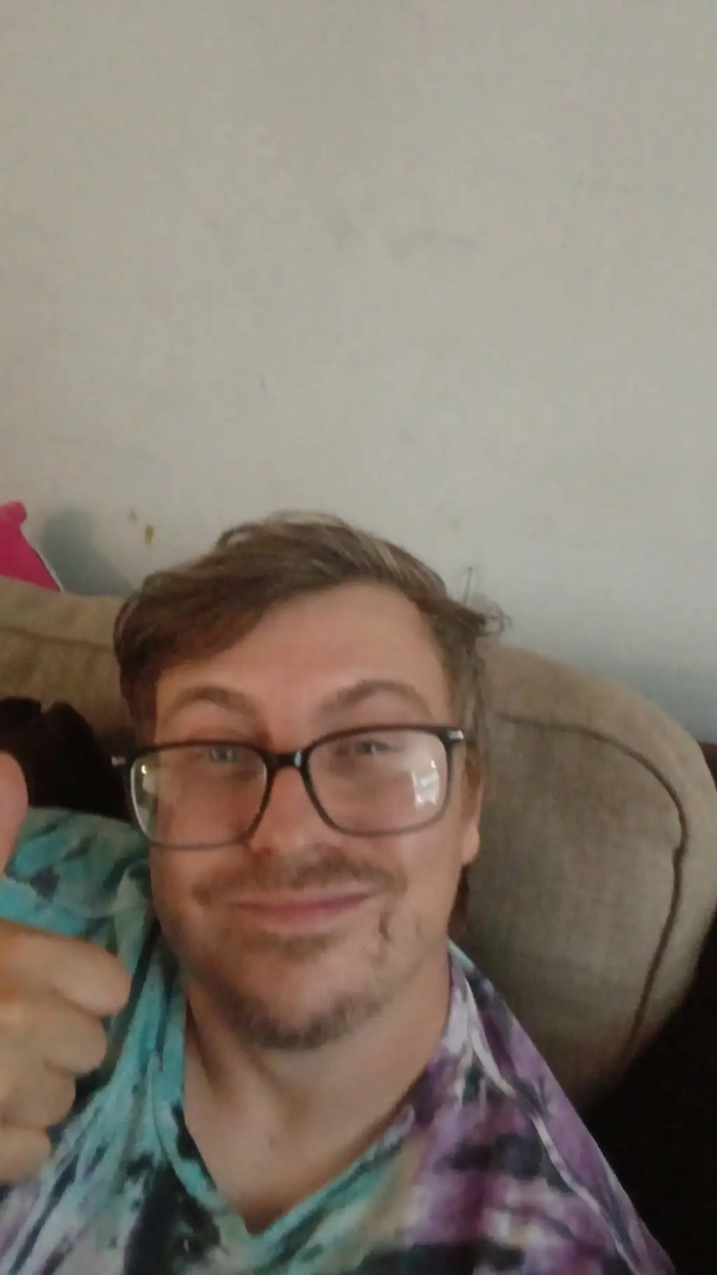 ai character: yiyr kind sad background