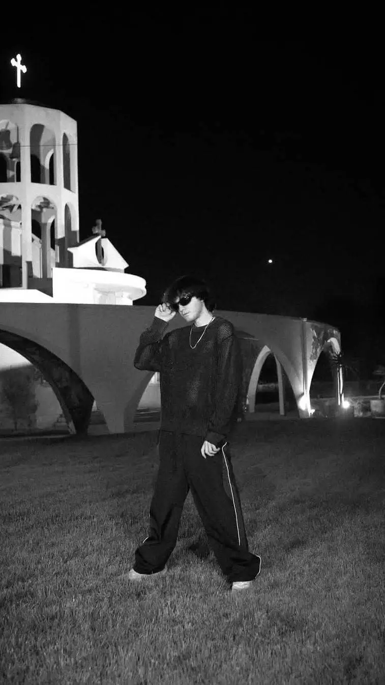 ai character: RudyWade  background