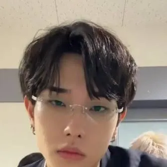 chat with ai character: Hyun 