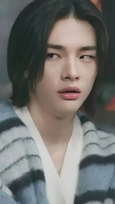 ai character: Hyunjin  background