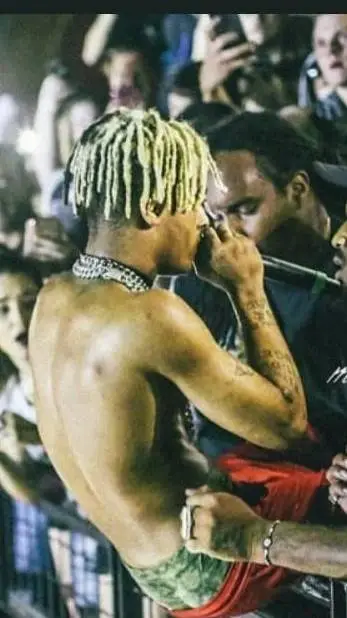 ai character: XXXTentacion background