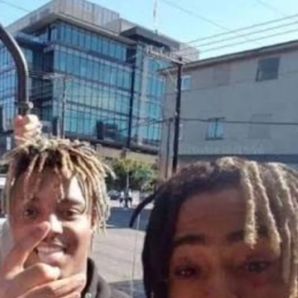 chat with ai character: Jah and Jared